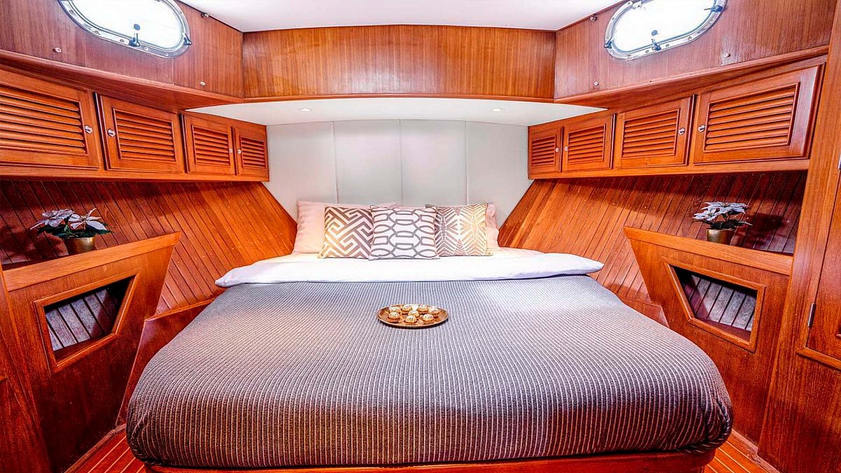 Аренда яхты Grand Banks 53 (Shiraz) на Пхукете
